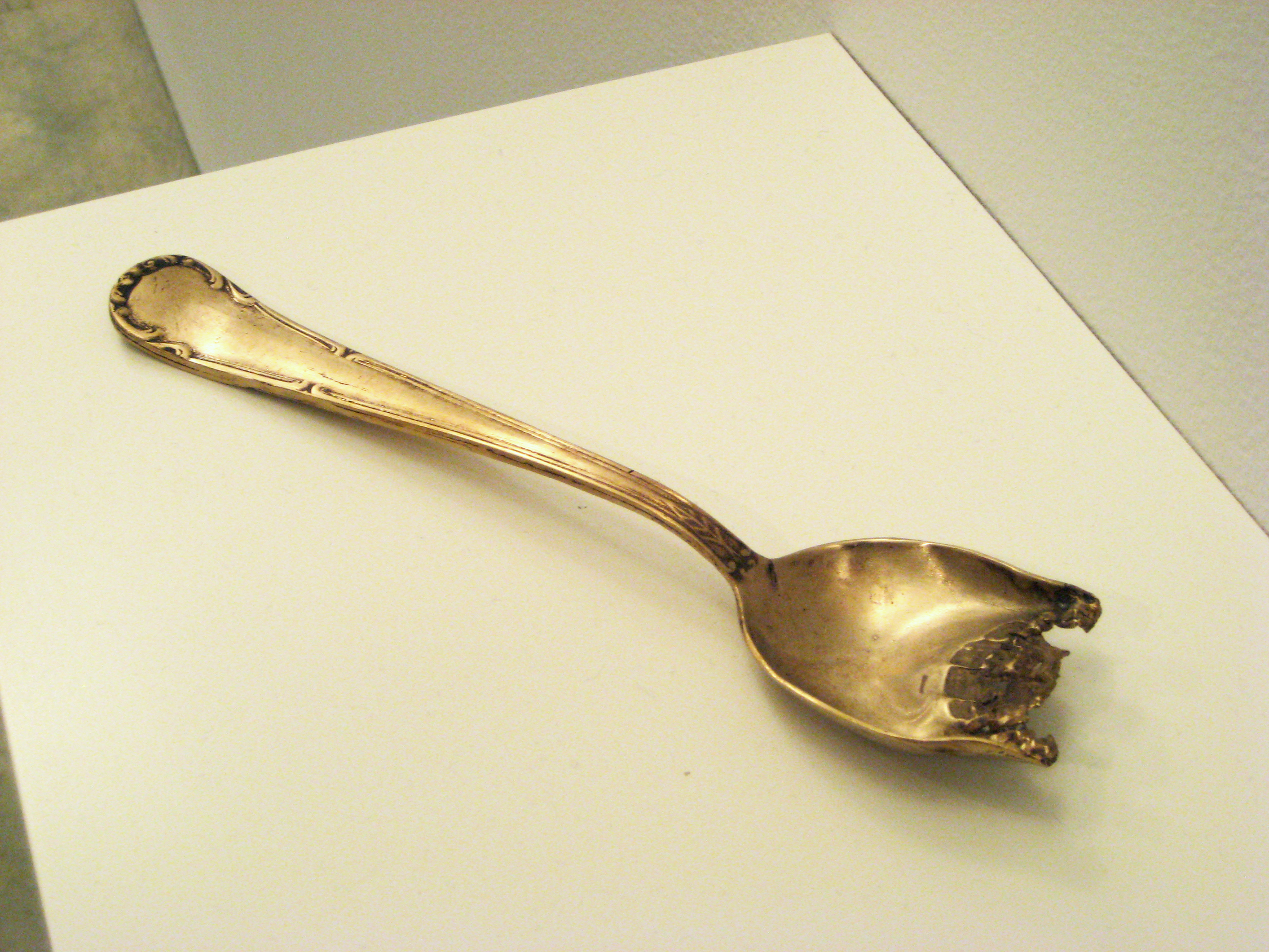 Löffel, Bronze, angebissen